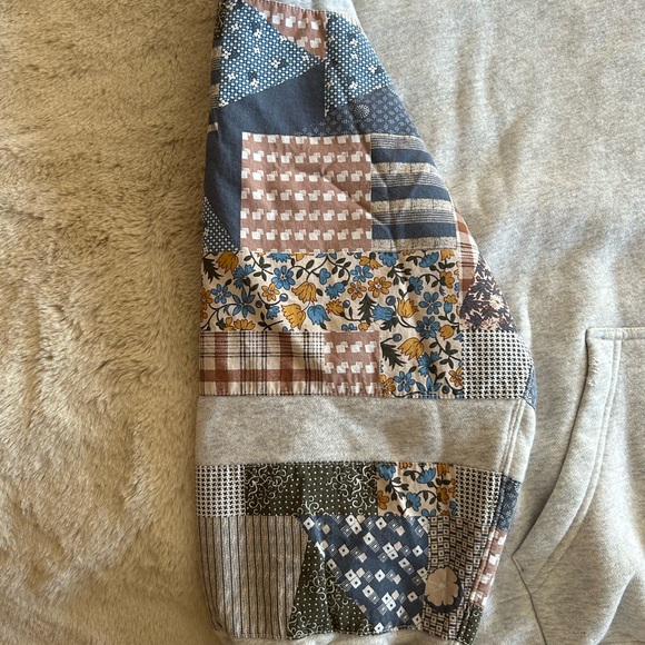 Abercrombie and Fitch Essentials Hoodie - Picture 3 of 4